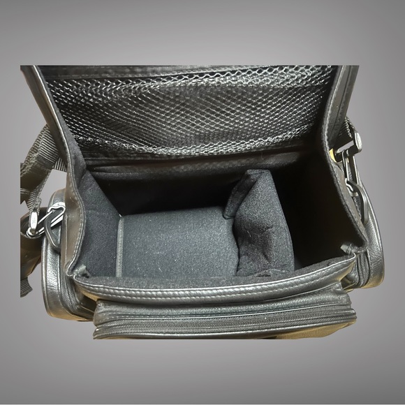 Sony camcorder bag cleaned and steamed *bag only!* - Picture 8 of 8